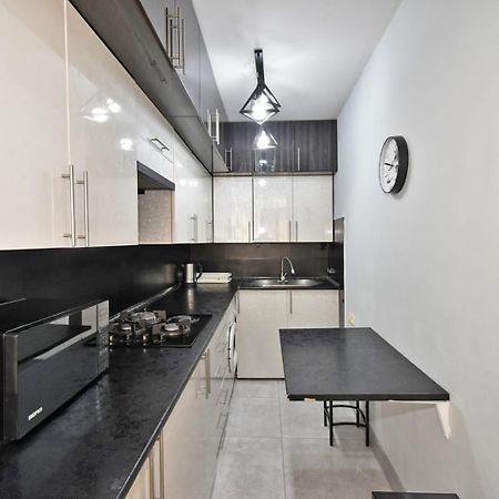 Luxury Spacious Apartment On Saryan Street.Centre 耶烈万 外观 照片