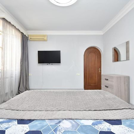 Luxury Spacious Apartment On Saryan Street.Centre 耶烈万 外观 照片