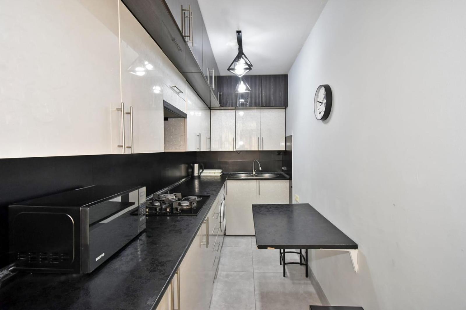 Luxury Spacious Apartment On Saryan Street.Centre 耶烈万 外观 照片