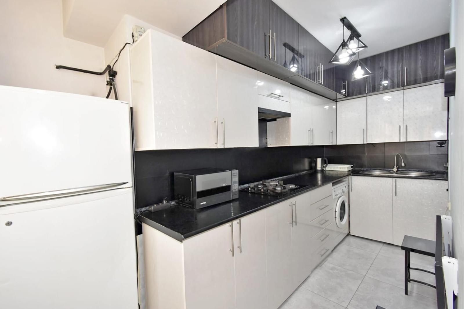 Luxury Spacious Apartment On Saryan Street.Centre 耶烈万 外观 照片